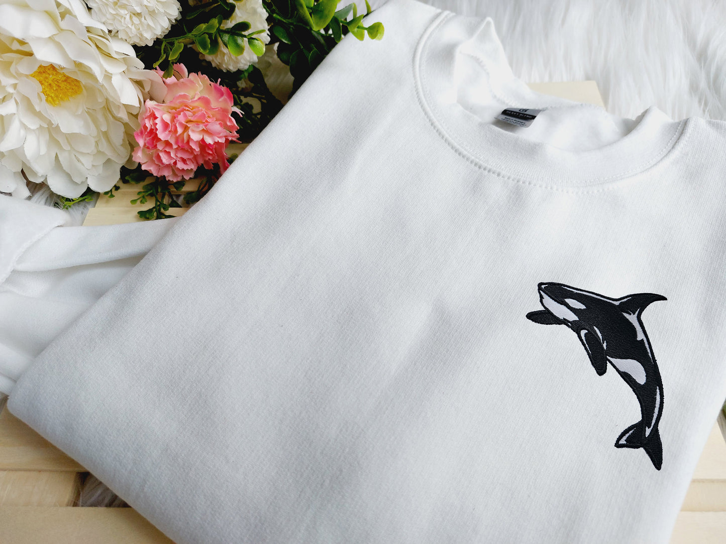 Orca Whale Embroidered Crewneck Sweatshirt