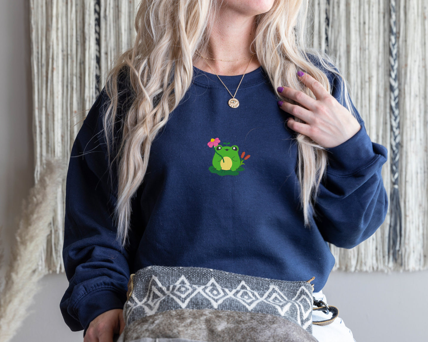 Frog Embroidered Crewneck Sweatshirt Gift for Mama Friends