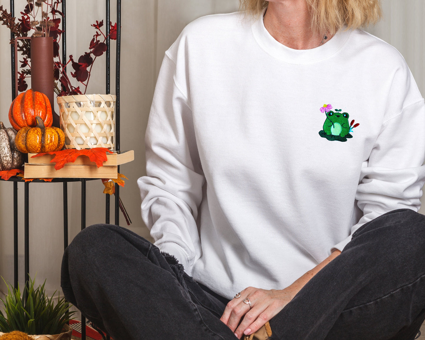 Cute Frog Embroidered Crewneck Sweatshirt